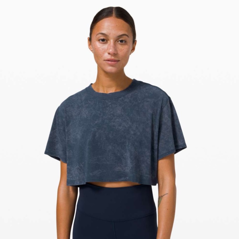 Lululemon All Yours Crop Tee Cloudy Wash True Navy size 8